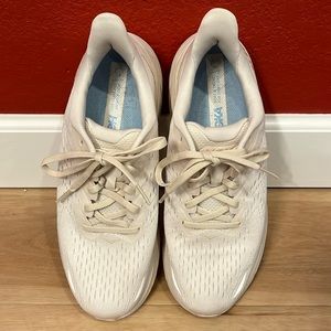 Hoka W Clifton 8 Women's 9.5B NWOT